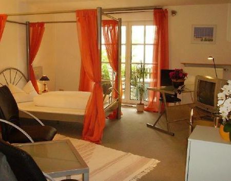 Hotel Rossner Мюнхберг Экстерьер фото